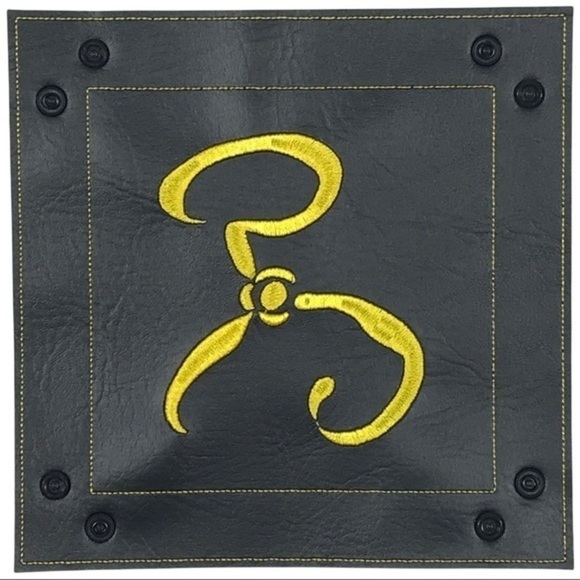 The King in Yellow Dice Tray - Yellow - Picture 9 of 10